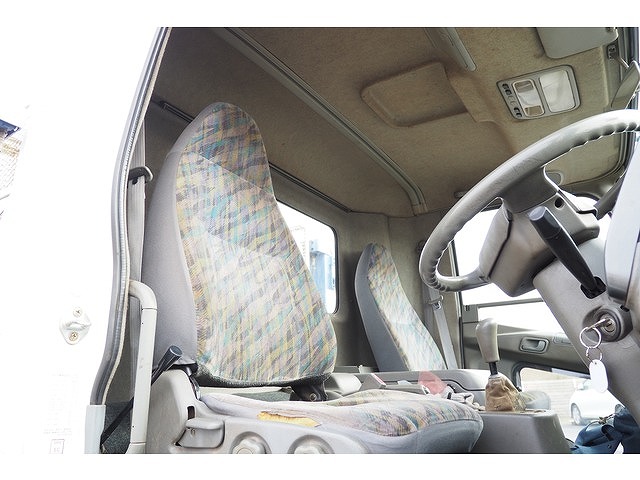 三菱ふそうファイターセルフクレーン4段中型（4t）[写真36]