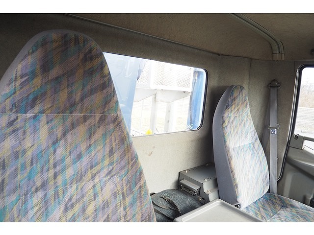 三菱ふそうファイターセルフクレーン4段中型（4t）[写真37]