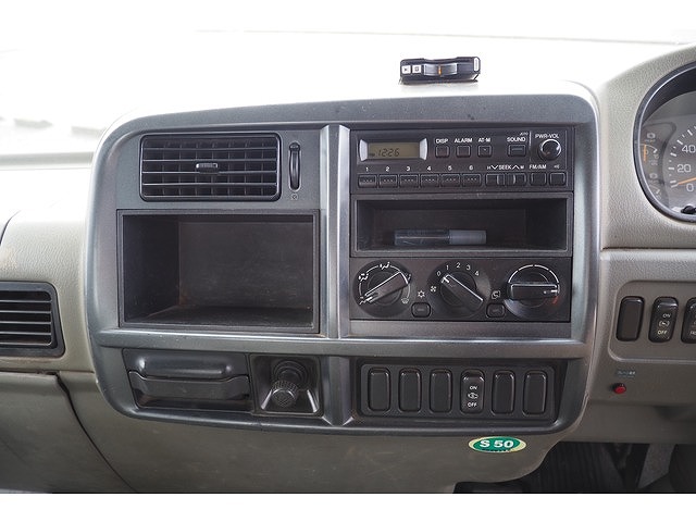 三菱ふそうファイターセルフクレーン4段中型（4t）[写真38]