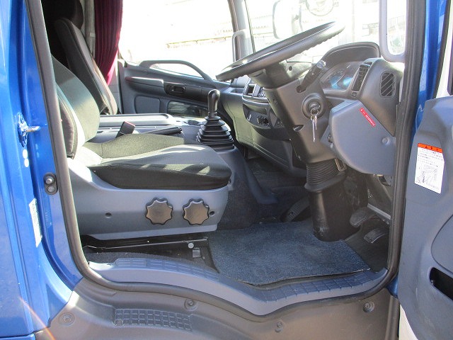 日野レンジャーアルミウイング中型（4t）[写真27]