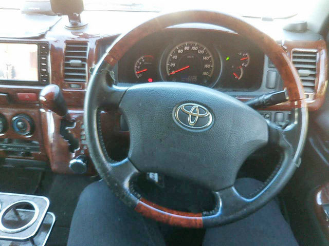 トヨタハイエースバン小型（2t・3t）[写真16]