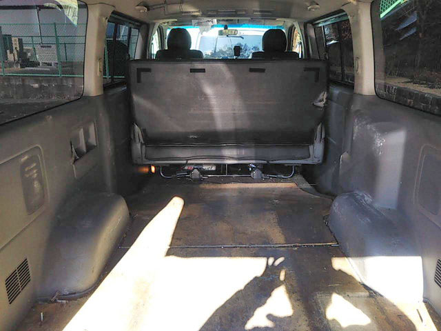 トヨタハイエースバン小型（2t・3t）[写真09]