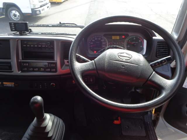 日野レンジャーユニック4段中型（4t）[写真15]