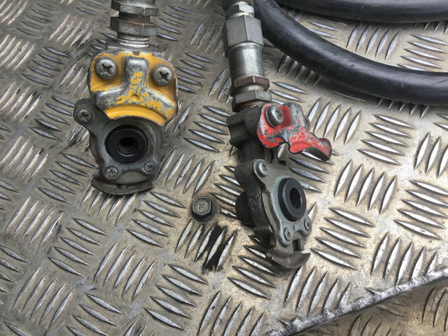 UDトラックスクオントレーラーヘッド（トラクターヘッド）大型（10t）[写真10]