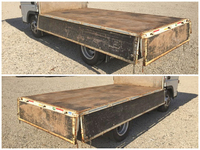 三菱ふそうキャンター平ボディ小型（2t・3t）[写真13]