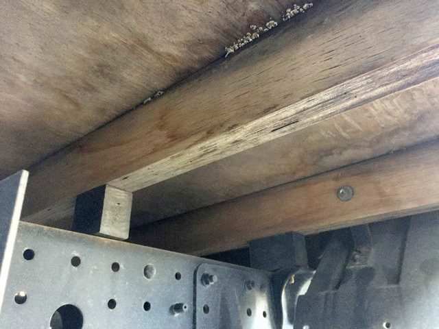 三菱ふそうキャンター平ボディ小型（2t・3t）[写真19]