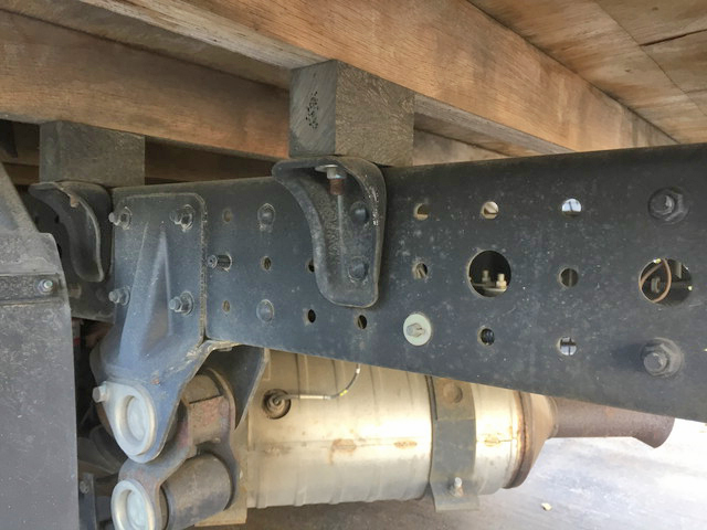 三菱ふそうキャンター平ボディ小型（2t・3t）[写真22]