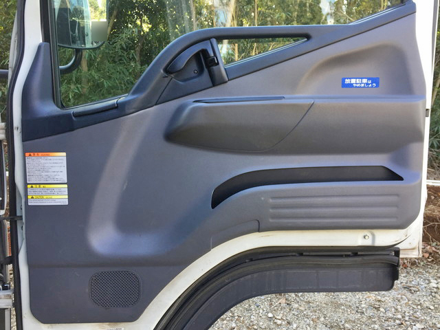 三菱ふそうキャンター平ボディ小型（2t・3t）[写真31]