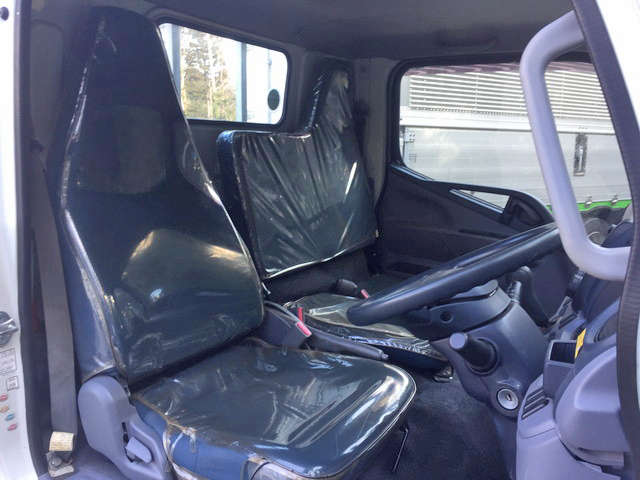 三菱ふそうキャンター平ボディ小型（2t・3t）[写真35]