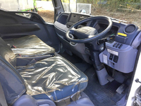 三菱ふそうキャンター平ボディ小型（2t・3t）[写真36]