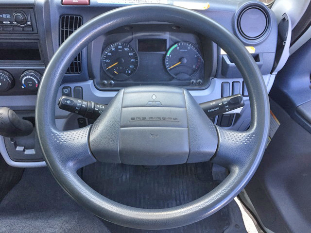 三菱ふそうキャンター平ボディ小型（2t・3t）[写真37]