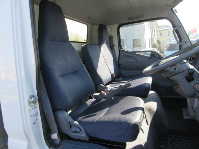 三菱ふそうキャンターアルミバン小型（2t・3t）[写真15]