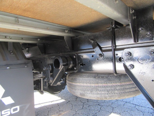 三菱ふそうキャンターアルミバン小型（2t・3t）[写真09]