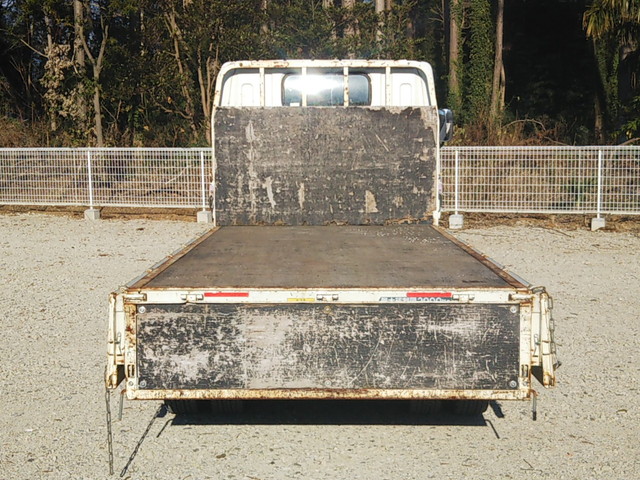 三菱ふそうキャンター平ボディ小型（2t・3t）[写真10]