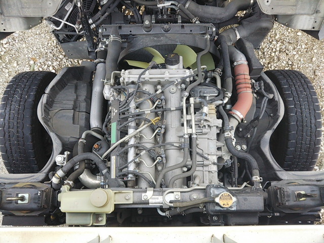 三菱ふそうキャンター平ボディ小型（2t・3t）[写真21]