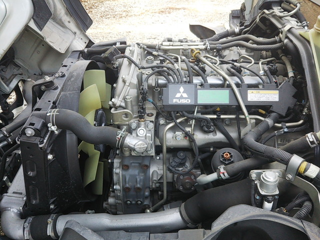 三菱ふそうキャンター平ボディ小型（2t・3t）[写真23]