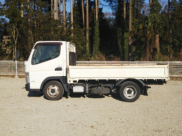 三菱ふそうキャンター平ボディ小型（2t・3t）[写真05]