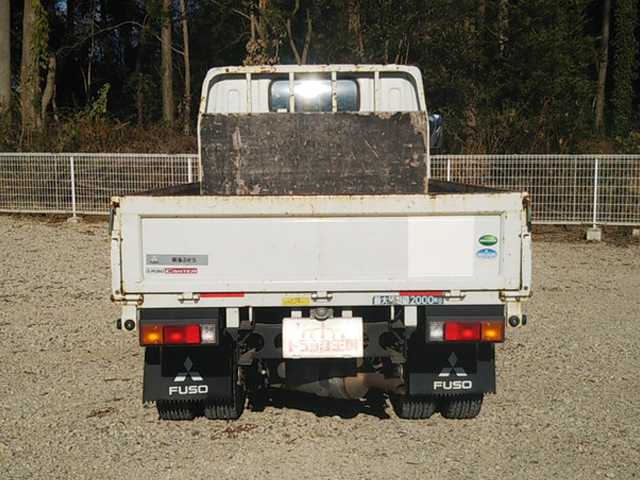 三菱ふそうキャンター平ボディ小型（2t・3t）[写真09]