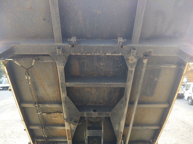 いすゞフォワード三転ダンプ中型（4t）[写真15]