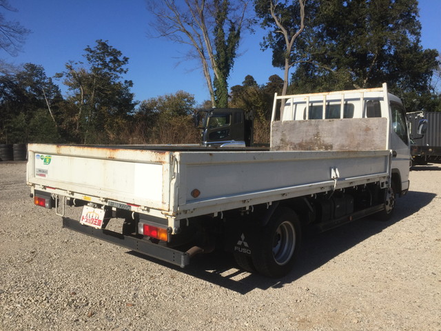 三菱ふそうキャンター平ボディ小型（2t・3t）[写真02]