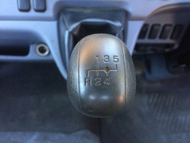 三菱ふそうキャンター平ボディ小型（2t・3t）[写真28]