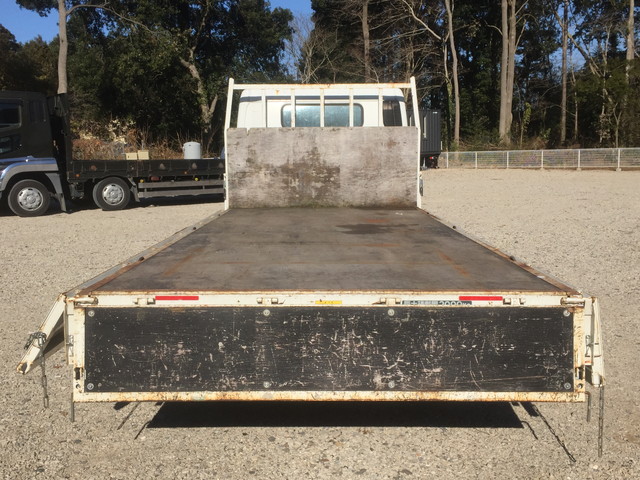 三菱ふそうキャンター平ボディ小型（2t・3t）[写真09]