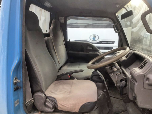 いすゞエルフ平ボディ小型（2t・3t）[写真14]