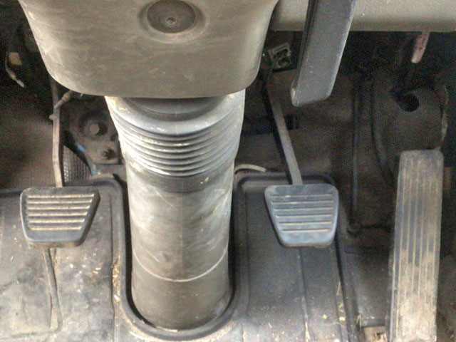 いすゞエルフ平ボディ小型（2t・3t）[写真21]