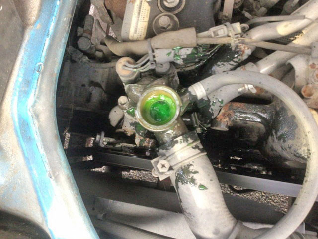 いすゞエルフ平ボディ小型（2t・3t）[写真05]