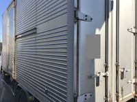 三菱ふそうキャンターアルミバン小型（2t・3t）[写真12]