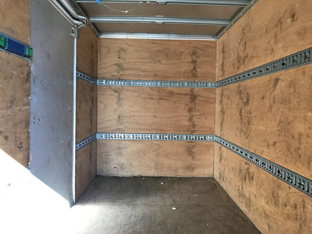 三菱ふそうキャンターアルミバン小型（2t・3t）[写真15]