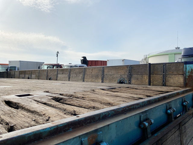 三菱ふそうスーパーグレート平ボディ大型（10t）[写真13]