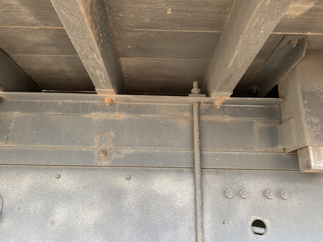 三菱ふそうスーパーグレート平ボディ大型（10t）[写真16]