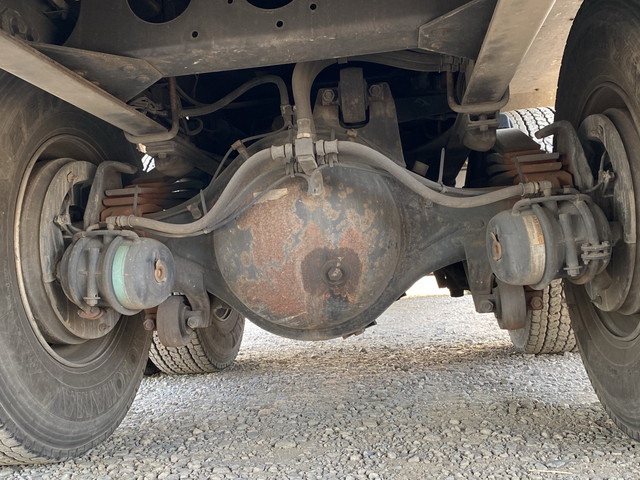 三菱ふそうスーパーグレート平ボディ大型（10t）[写真19]