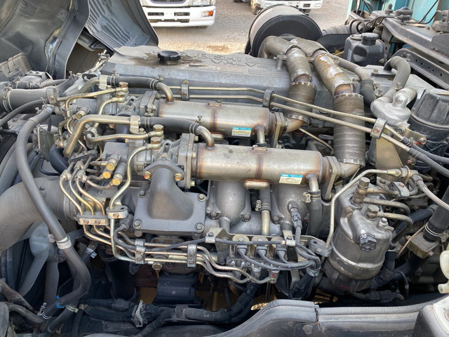 三菱ふそうスーパーグレート平ボディ大型（10t）[写真23]