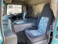 三菱ふそうスーパーグレート平ボディ大型（10t）[写真28]