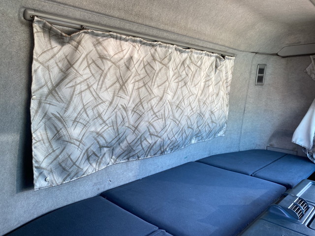 三菱ふそうスーパーグレート平ボディ大型（10t）[写真31]