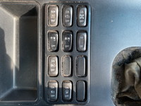 三菱ふそうスーパーグレート平ボディ大型（10t）[写真36]