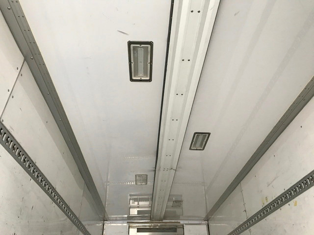 日野レンジャー冷蔵冷凍ウイング中型（4t）[写真12]