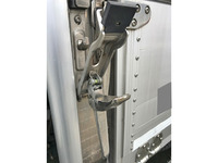 日野レンジャー冷蔵冷凍ウイング中型（4t）[写真22]