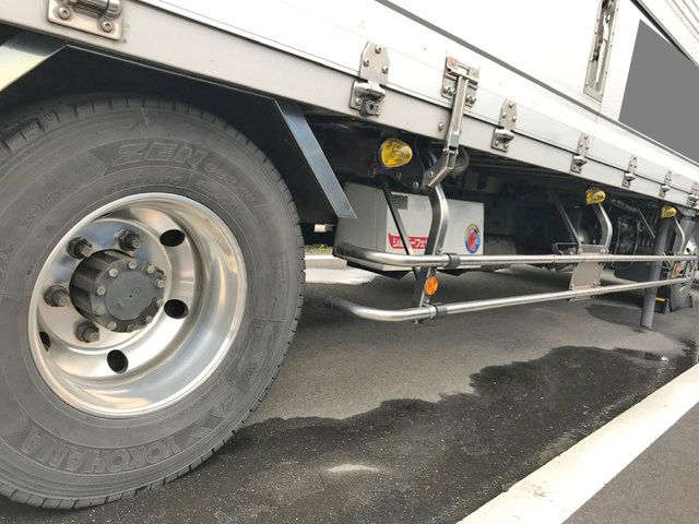 日野レンジャー冷蔵冷凍ウイング中型（4t）[写真23]