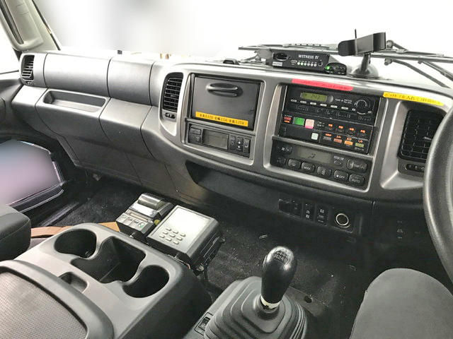 日野レンジャー冷蔵冷凍ウイング中型（4t）[写真33]