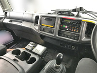 日野レンジャー冷蔵冷凍ウイング中型（4t）[写真33]