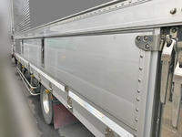 日野レンジャー冷蔵冷凍ウイング中型（4t）[写真07]