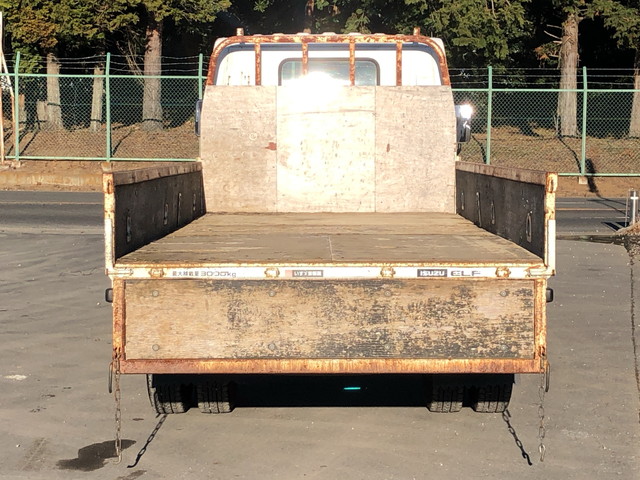 いすゞエルフ平ボディ小型（2t・3t）[写真10]