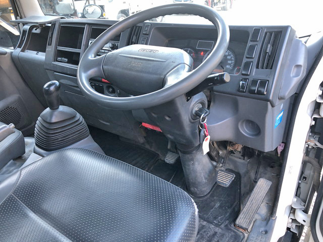 いすゞエルフ平ボディ小型（2t・3t）[写真31]