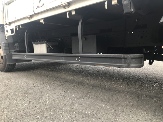 三菱ふそうキャンター平ボディ小型（2t・3t）[写真19]