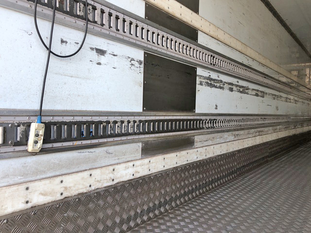 いすゞフォワード冷凍車（冷蔵車）増トン（6t・8t）[写真12]