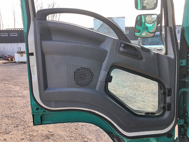 いすゞフォワード冷凍車（冷蔵車）増トン（6t・8t）[写真28]