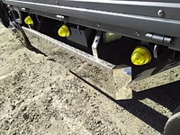 いすゞエルフ平ボディ小型（2t・3t）[写真18]